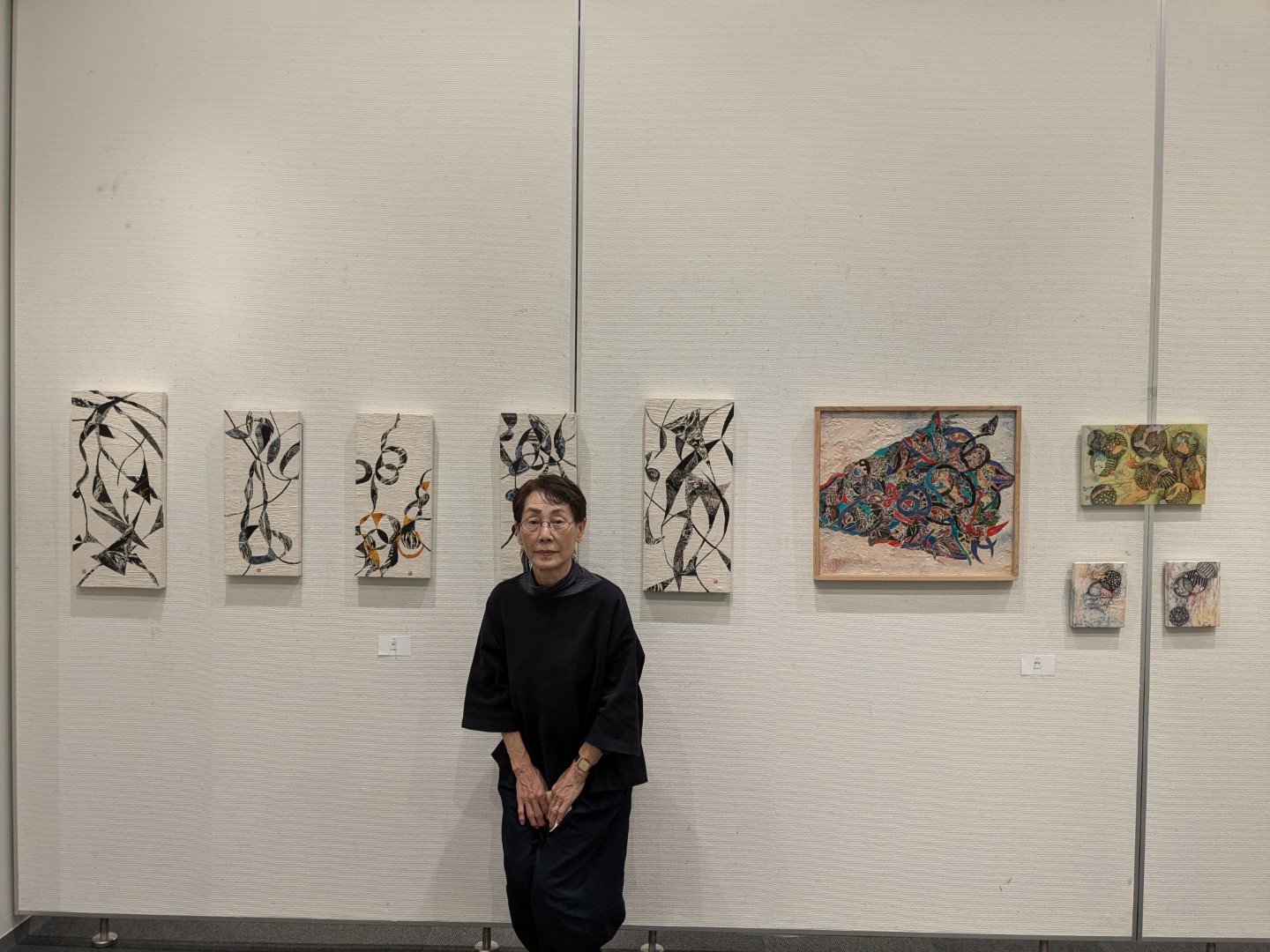 〈日本橫濱戶塚文化祭〉:日本現展審查員 內田智子先生與其作品。