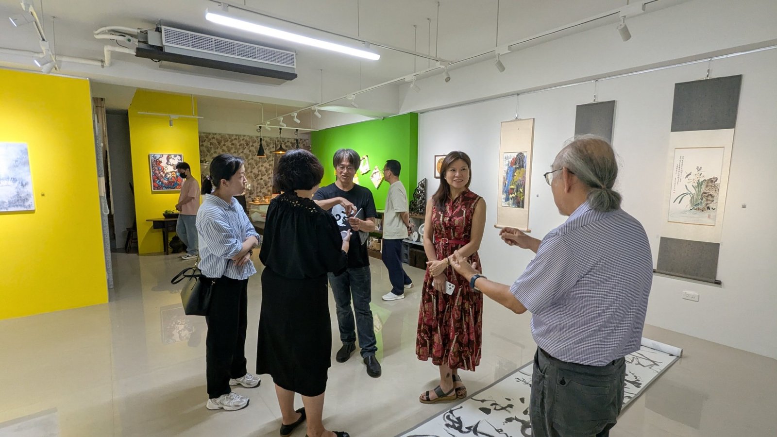 台灣現代水墨書道家 陳志良先生展示書法長卷
