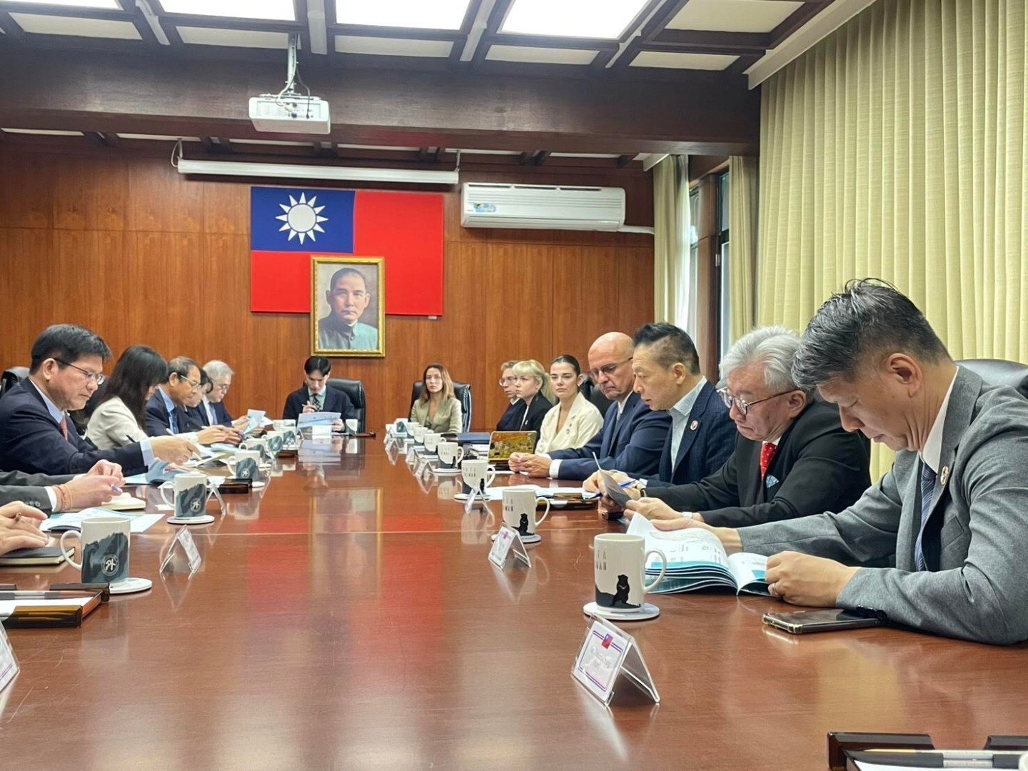 蘇奕榮受邀中華民國台灣外交部與國際半導體產業協會聯合舉辦「2025半導體與地緣政治論壇：探索供應鏈韌性與策略新局」