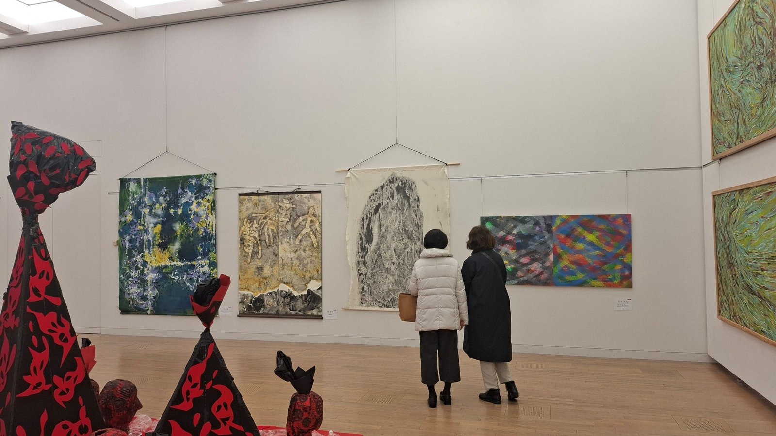 日本第二十三《NAU21世紀美術連立展》-東京國立新美術館展覽-台灣參展者作品前參觀者