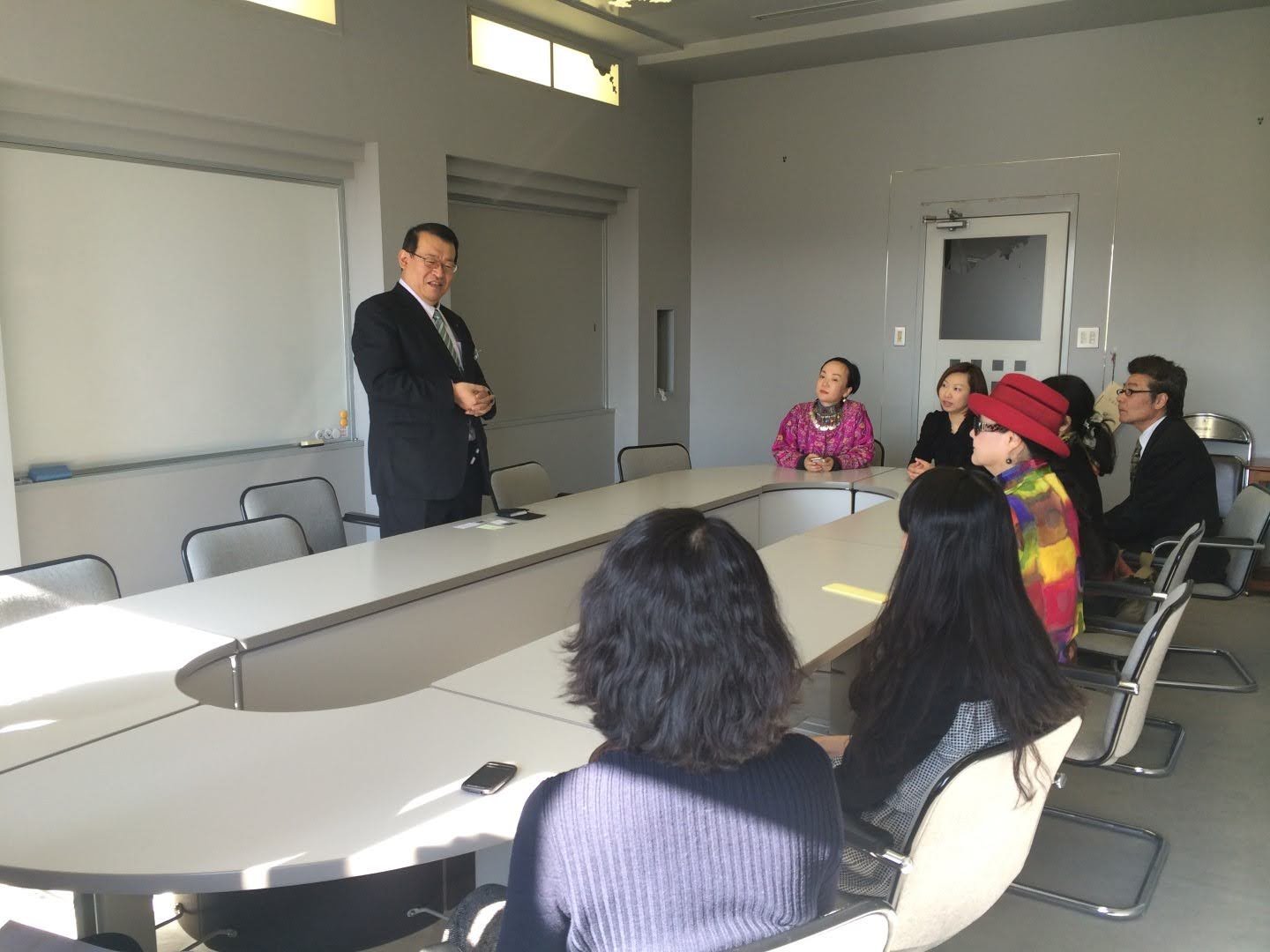 飯田市長、日本全國市長會副會長 牧野 光朗先生與台日藝術家座談會