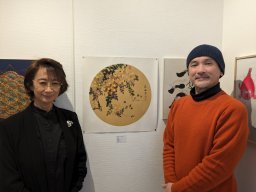 日本ギャルリー志門 深井美子 社長與日本現展事務局局長 渡邊泰史先生。