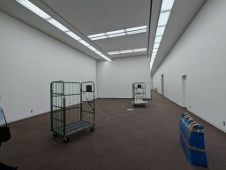 日本國立東京都美術館展-〈日本第十二回東京現展〉：佈置會場
